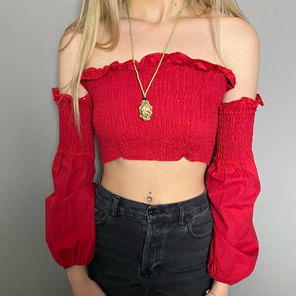 OFF THE SHOULDER TOP